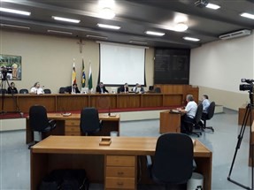 Dois vereadores membros da CPI do Parque Industrial de Maringá visitaram empresa responsável pela construção do local investigado